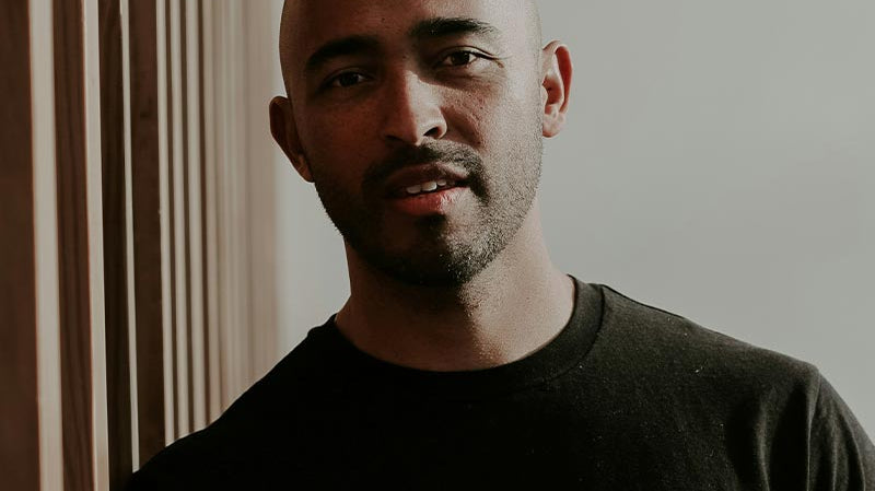 Calvitie masculine : symptômes, causes et traitements.