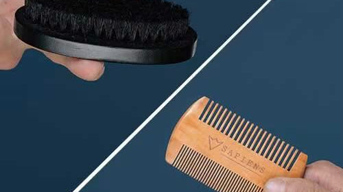 La différence entre une brosse et un peigne à barbe.
