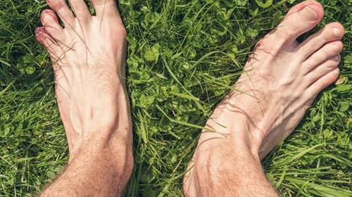 Le ruissellement de savon est-il suffisant pour laver mes pieds ?