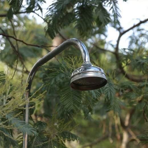 Pourquoi abandonner son gel douche pour passer au savon solide ?