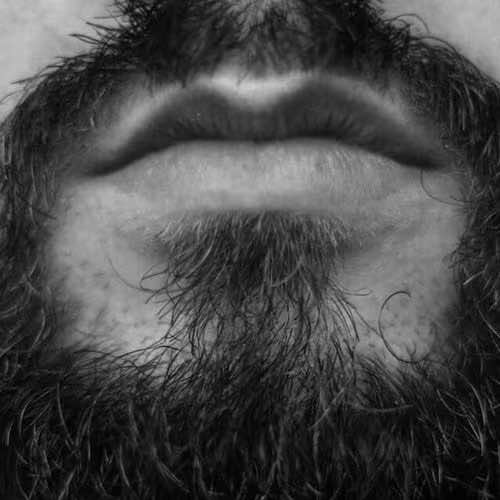 Que faire si j’ai la barbe qui gratte ?