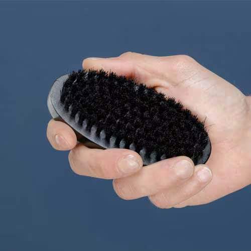 Pourquoi choisir une brosse en poils de sanglier ?